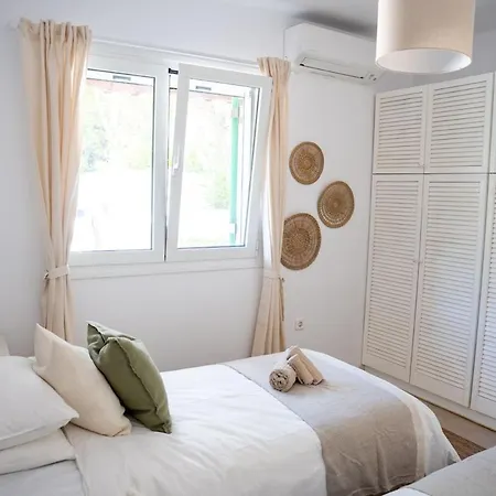 Sea View With Private Garden And Terrace - Walk To