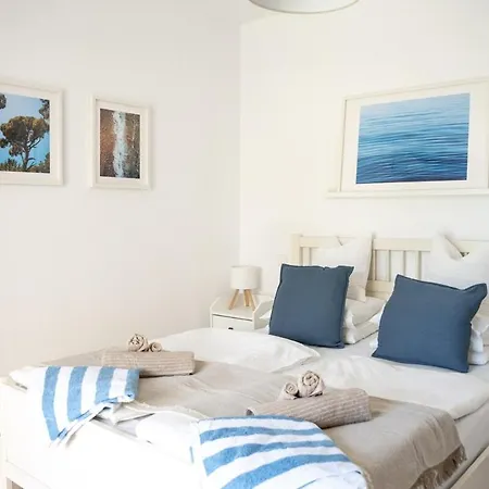 Sea View With Private Garden And Terrace - Walk To *